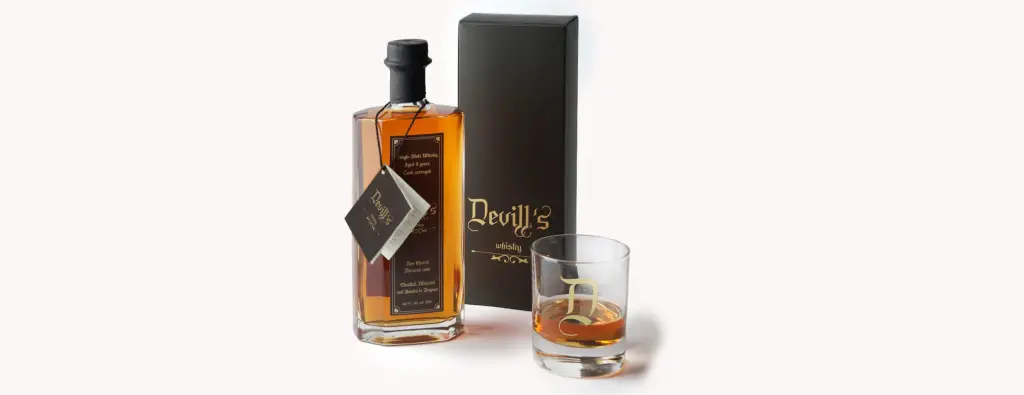 DEVILLé's Whisky - 8y Cask Strength - First Whisky
